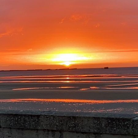 Gites "Plage" Ou "Pieds Dans L'Eau" En Front De Mer A Asnelles , 3Km D'Arromanches, 10Km De Bayeux Zewnętrze zdjęcie